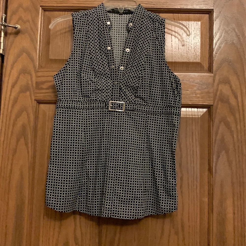 Black and White Casual Express Top. Size XS